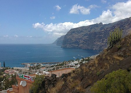 Image of Los Gigantes from Hans and Marcus walking tours